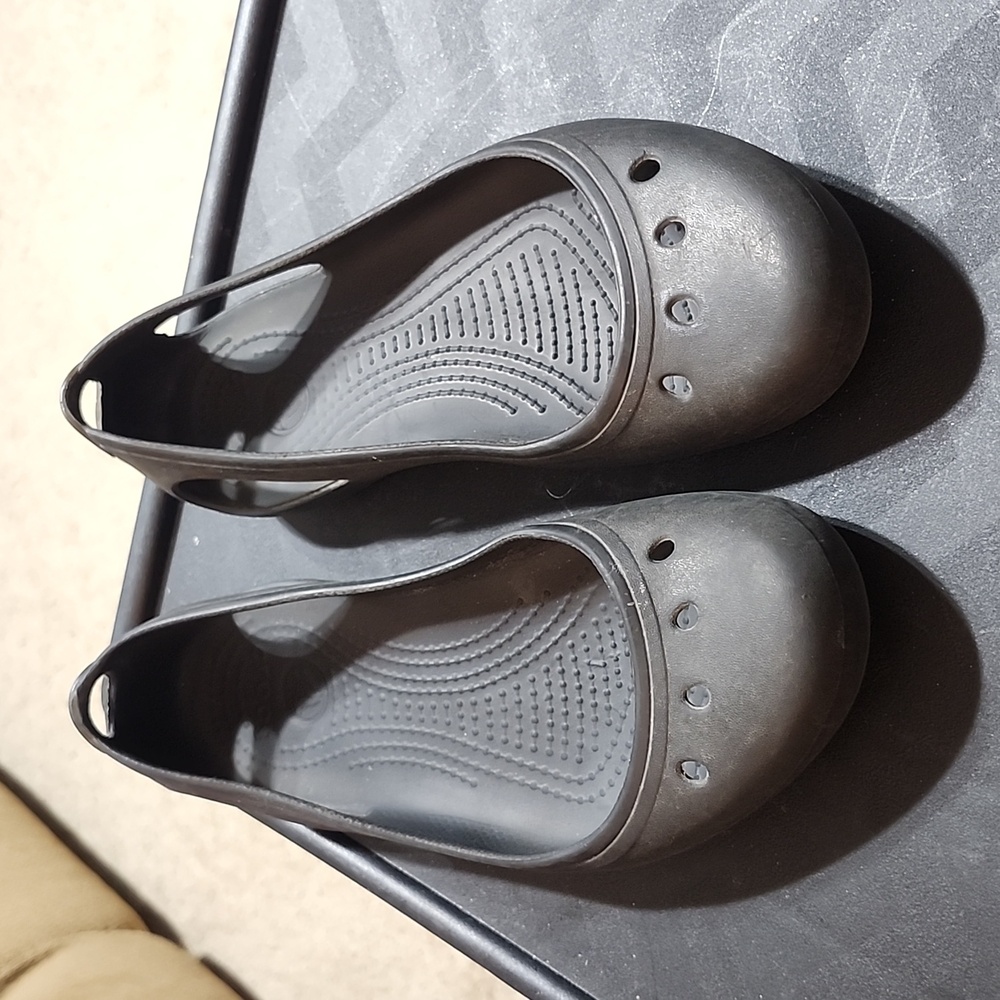 Women's Crocs size 8 ballet flats loafer slip on black shoe
